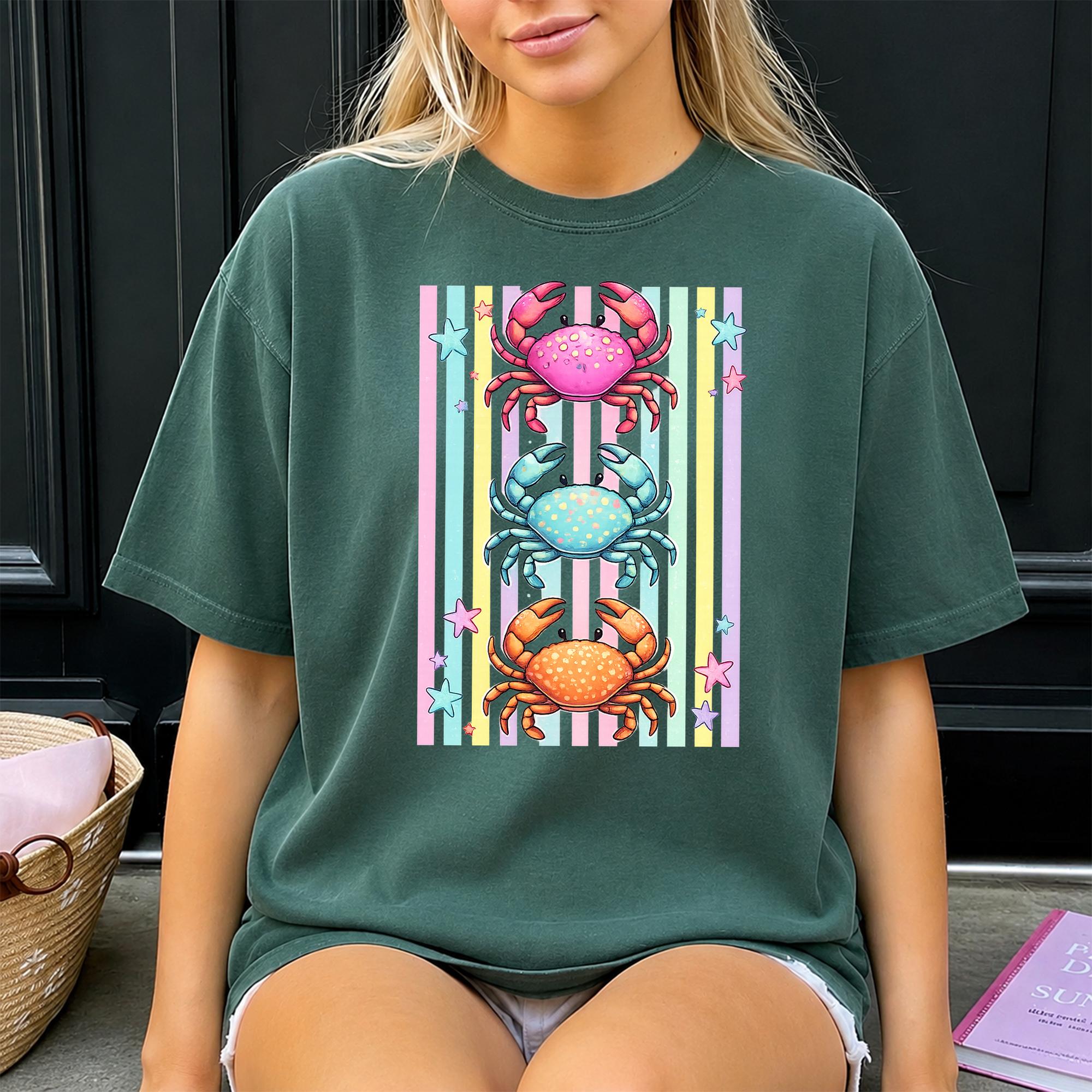 Cute Colorful Crab Shirt Coastal Summer Beach Tee Three Pastel Crabs Graphic T Shirt Ocean Lover Vacation Top Seaside Aesthetic Shirt Marine Life Tee Cute Sea Animal Gift For Women Girls 2