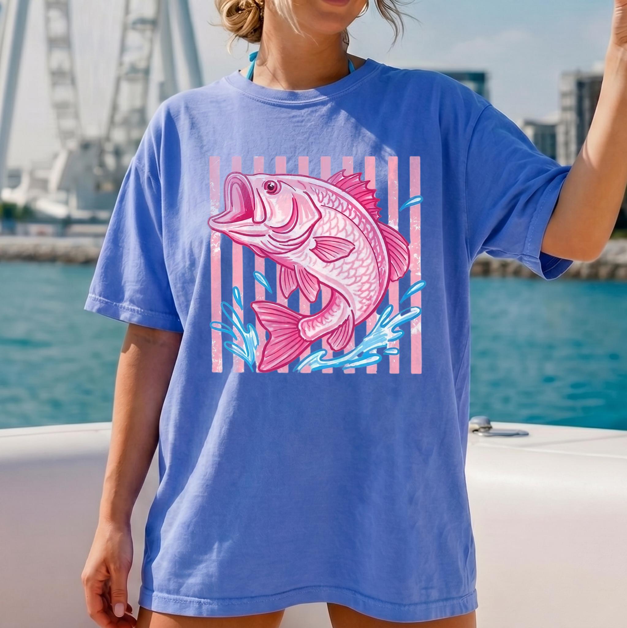 Women's Retro Pink Striped Bass Graphic Short-Sleeve T-Shirt - Preppy Coastal Oversized Vintage Brown Ribbed Cotton Fabric Top, Soft Streetwear for Beach Sea Life Lovers' Casual Vacations 4
