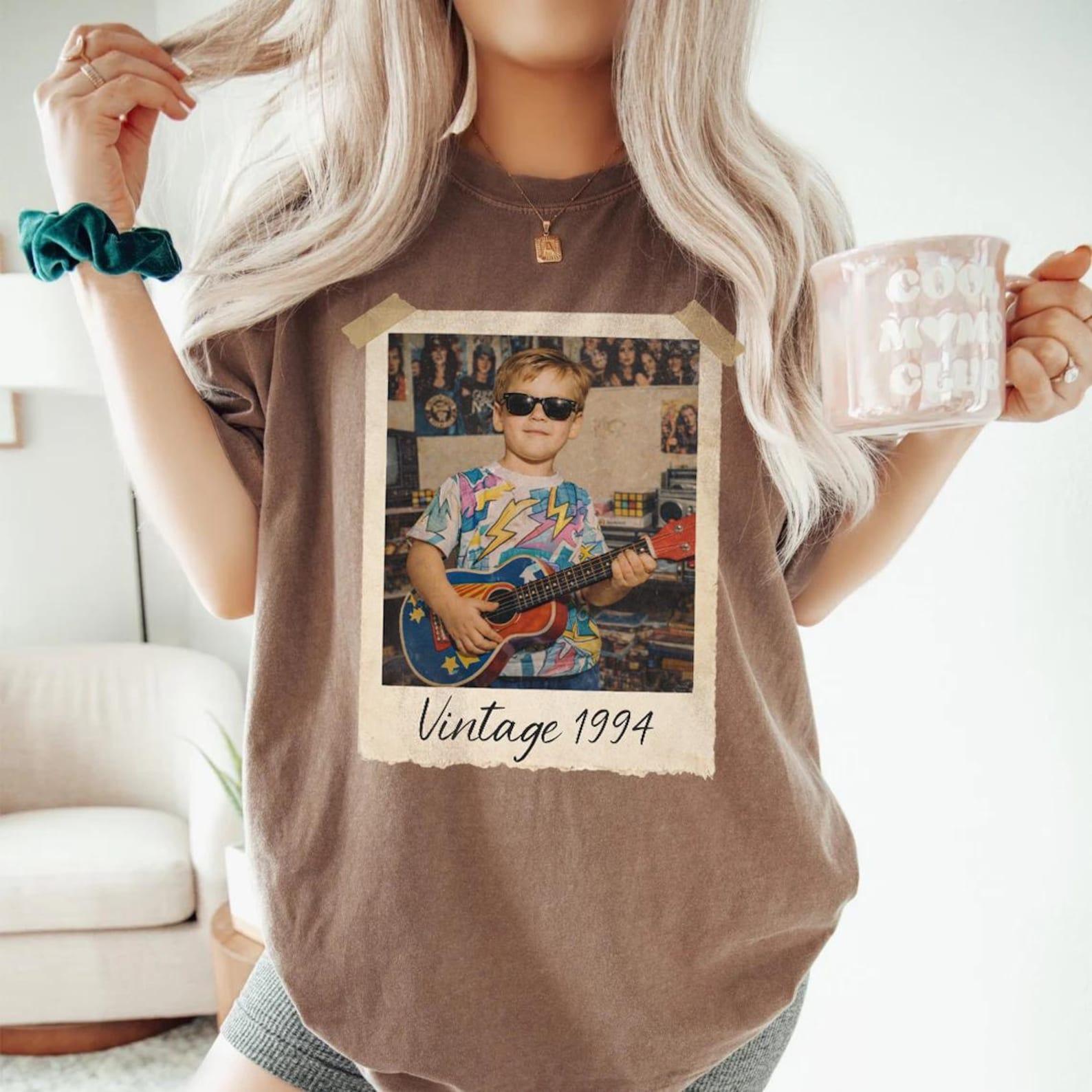 Custom Vintage Polaroid Photo Oversized T-Shirt Graphic Tee For Women Retro 90s Nostalgic Aesthetic Brown Cotton 30th Birthday Shirt With Year Birthday Gift Est Year Shirt Retro Custom Tee Photo Shirt Gift 3