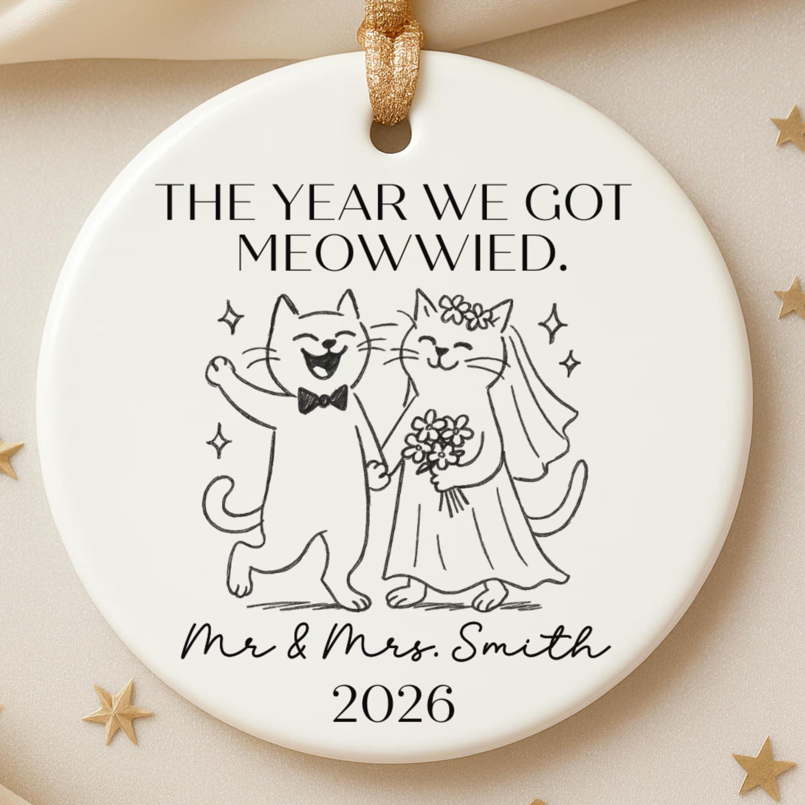 Personalized Ceramic Circle Cat Wedding Ornament - Glossy Metallic Round First Christmas Keepsake, Cute Minimalist Line Art with Gold Ribbon, Custom Mr & Mrs Name/Year Tree Decoration for Cat-Loving Newlyweds 4