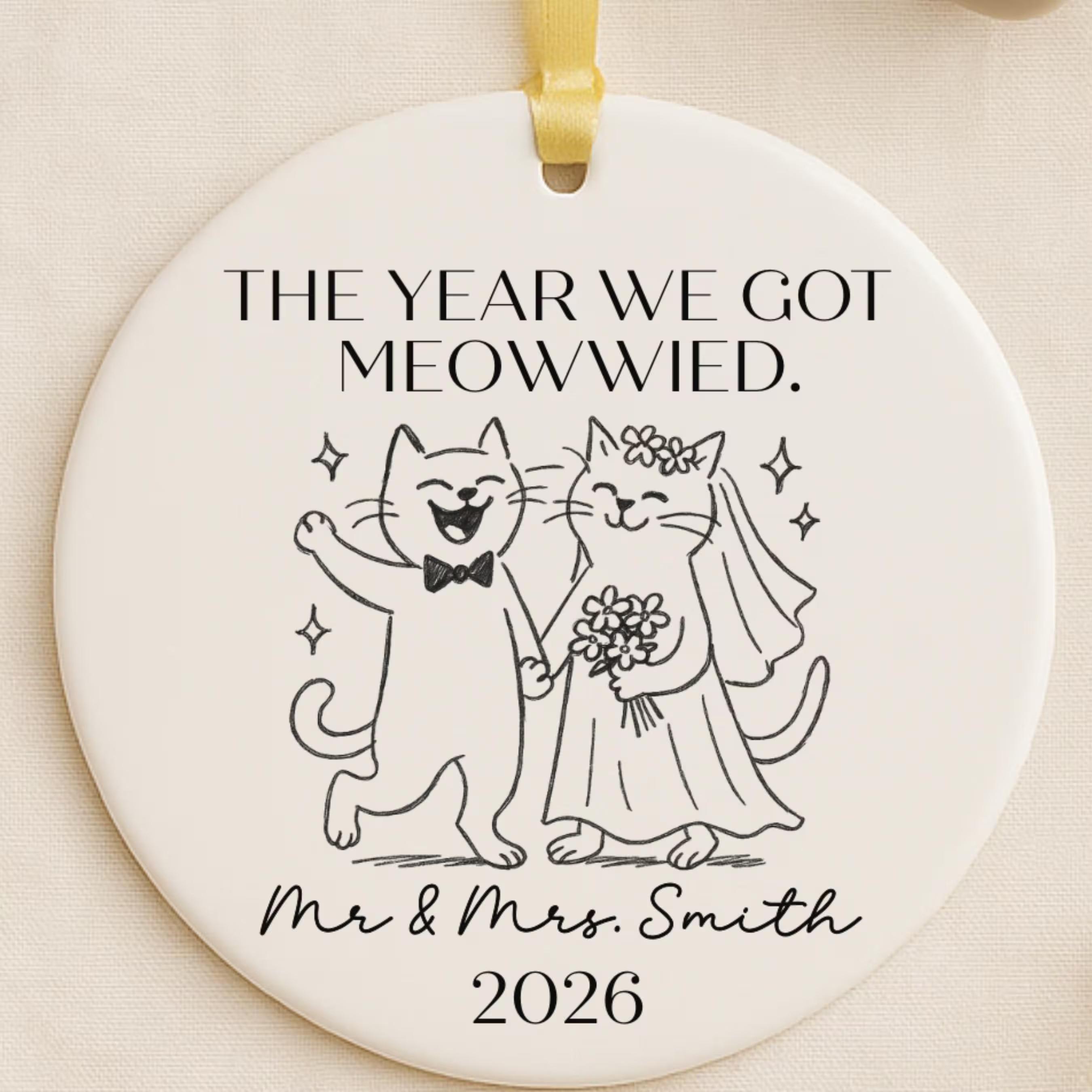 Personalized Ceramic Circle Cat Wedding Ornament - Glossy Metallic Round First Christmas Keepsake, Cute Minimalist Line Art with Gold Ribbon, Custom Mr & Mrs Name/Year Tree Decoration for Cat-Loving Newlyweds 3