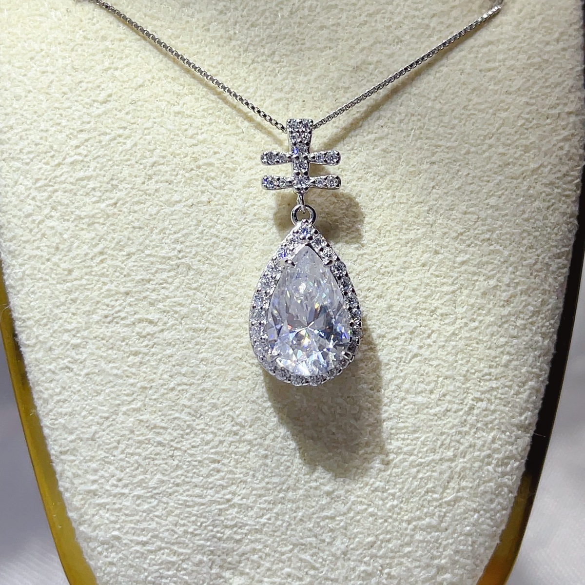 3 Carat 925 Sterling Silver Moissanite Pendant Necklace 3