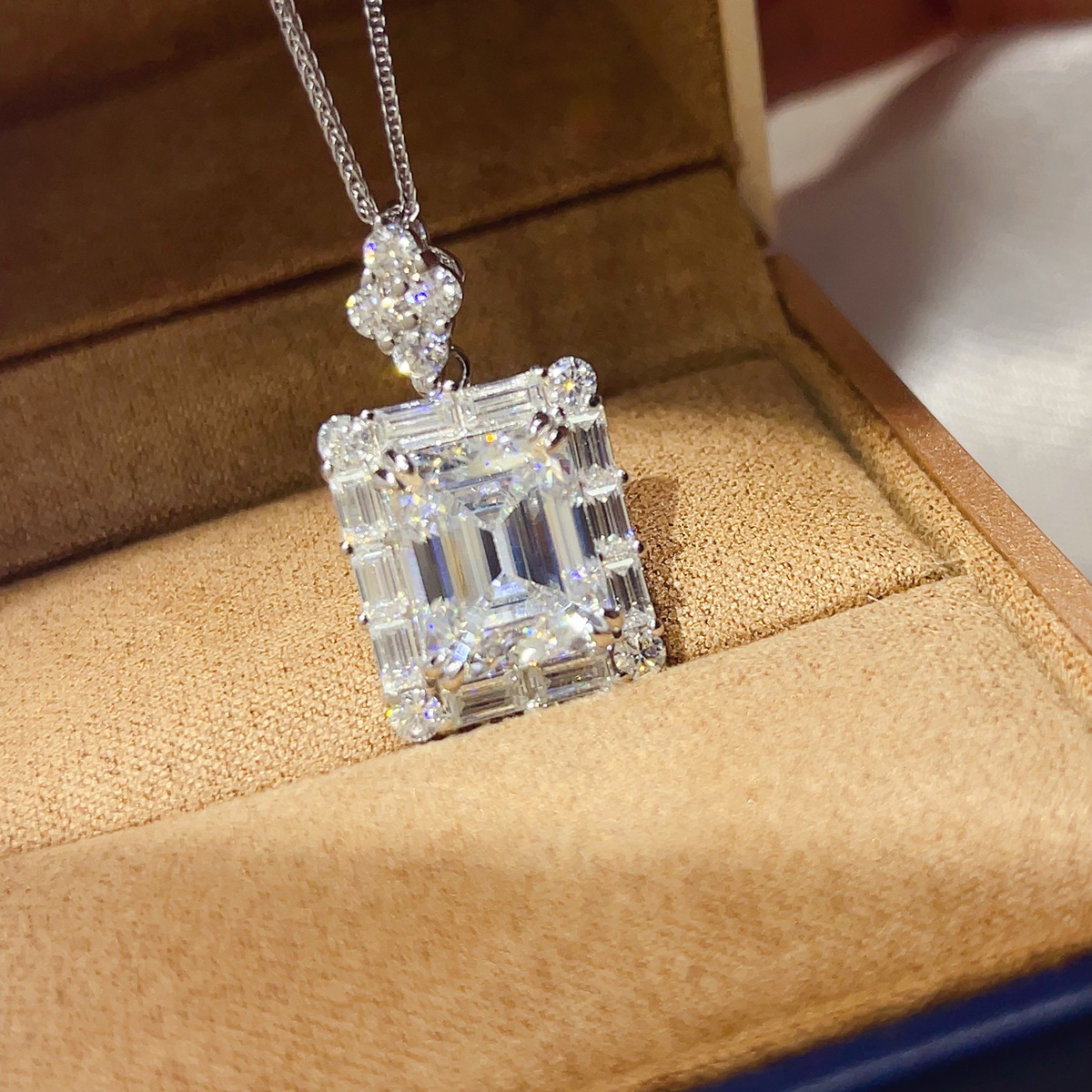 5 Carat 925 Sterling Silver Moissanite Pendant Necklace 3