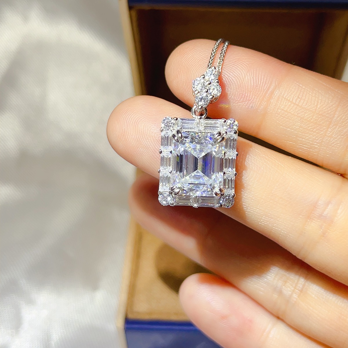 5 Carat 925 Sterling Silver Moissanite Pendant Necklace 4