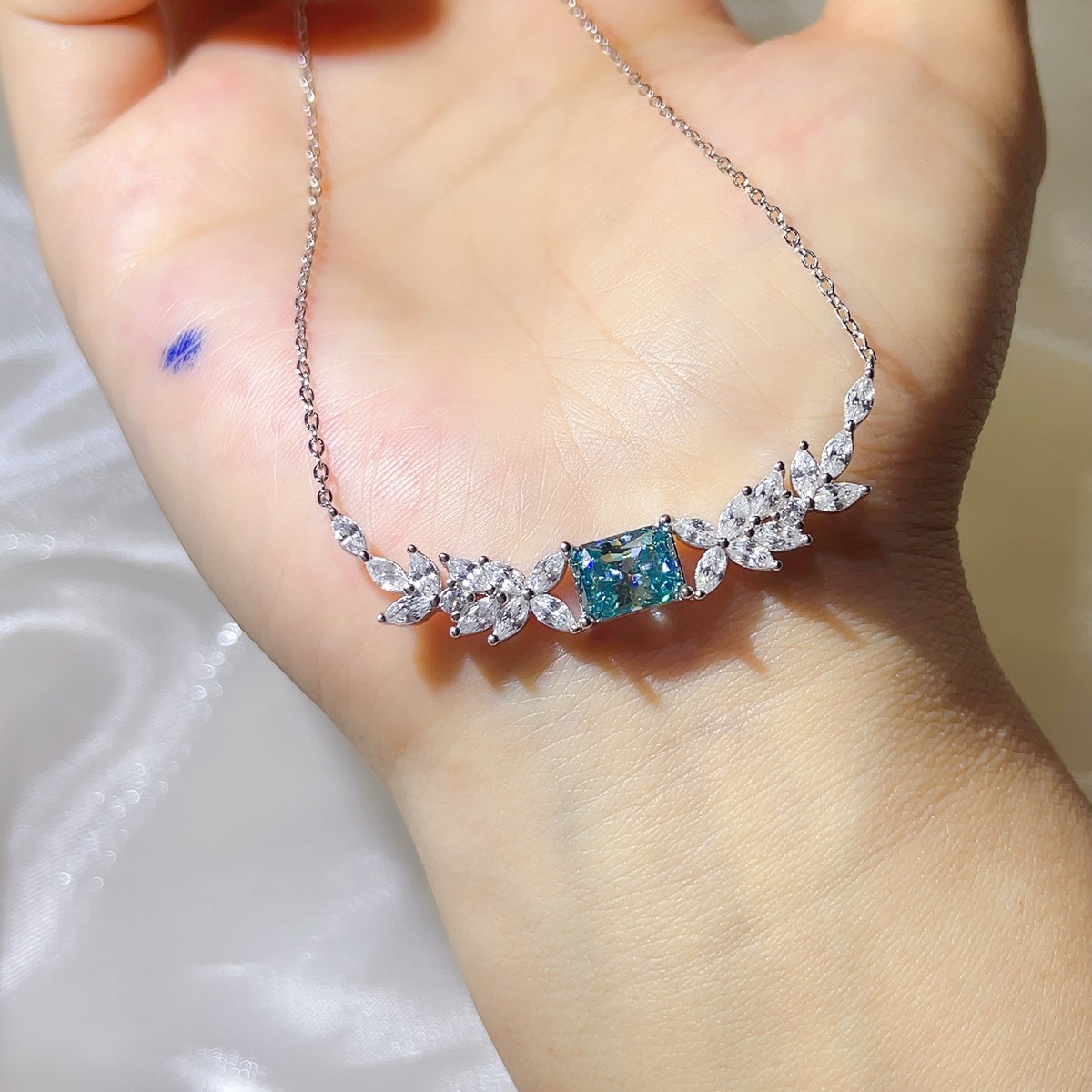 2 Carat 925 Sterling Silver Moissanite Necklace 2