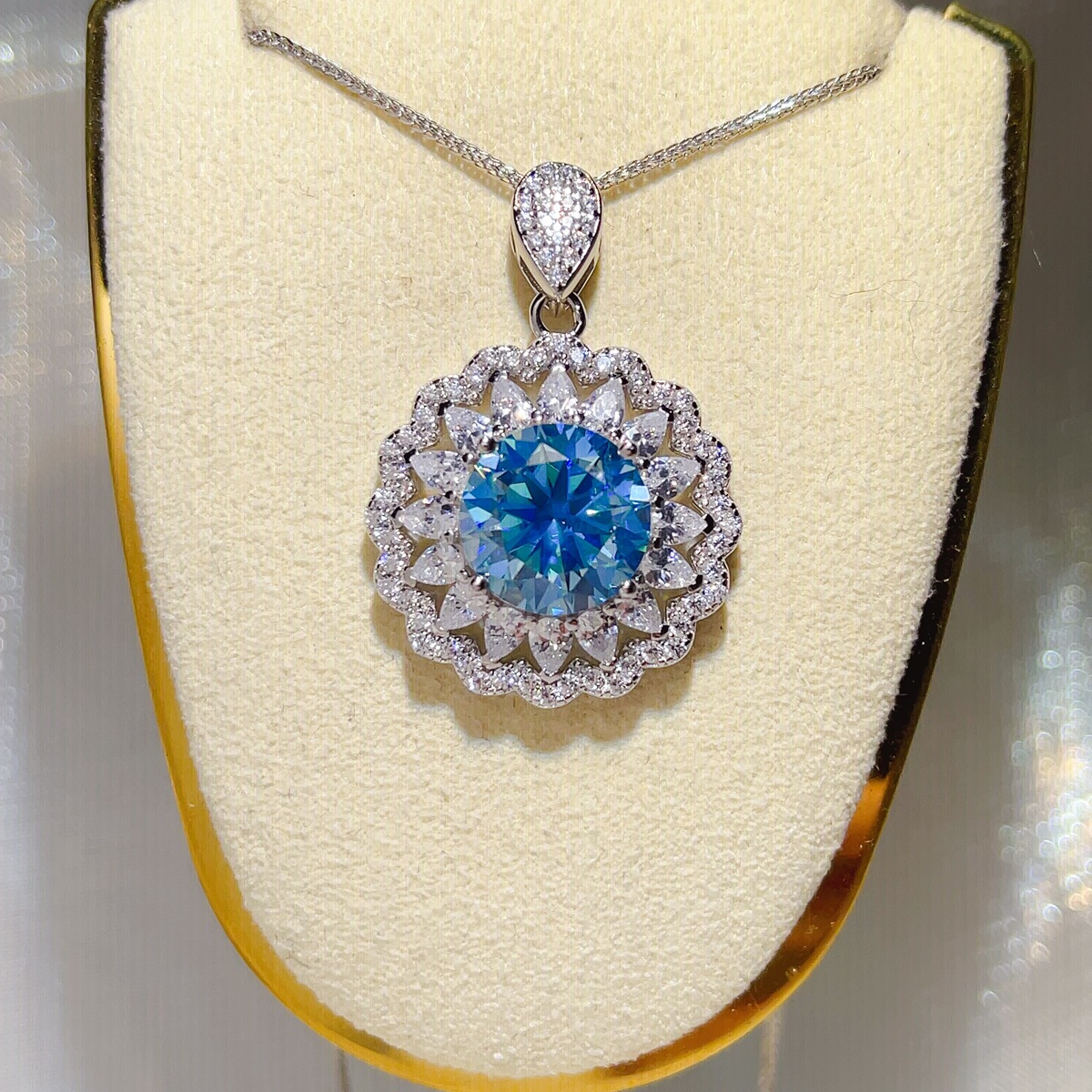 5 Carat 925 Sterling Silver Moissanite Pendant Necklace 2