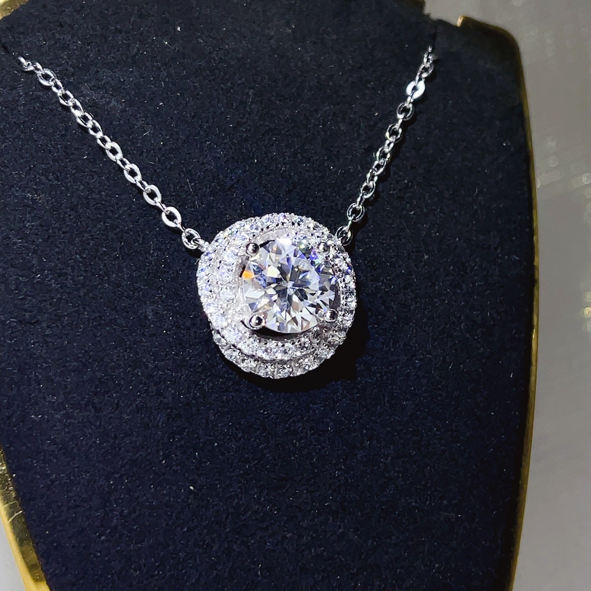 2 Carat 925 Sterling Silver Moissanite Pendant Necklace 2