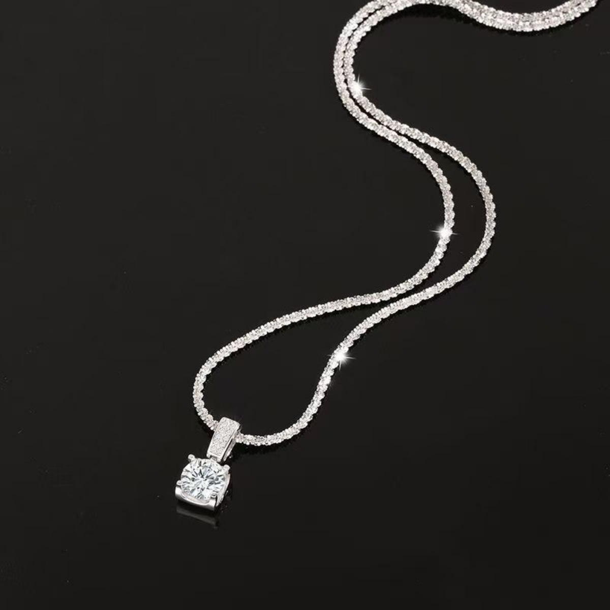 1 Carat 925 Sterling Silver Moissanite Necklace 2