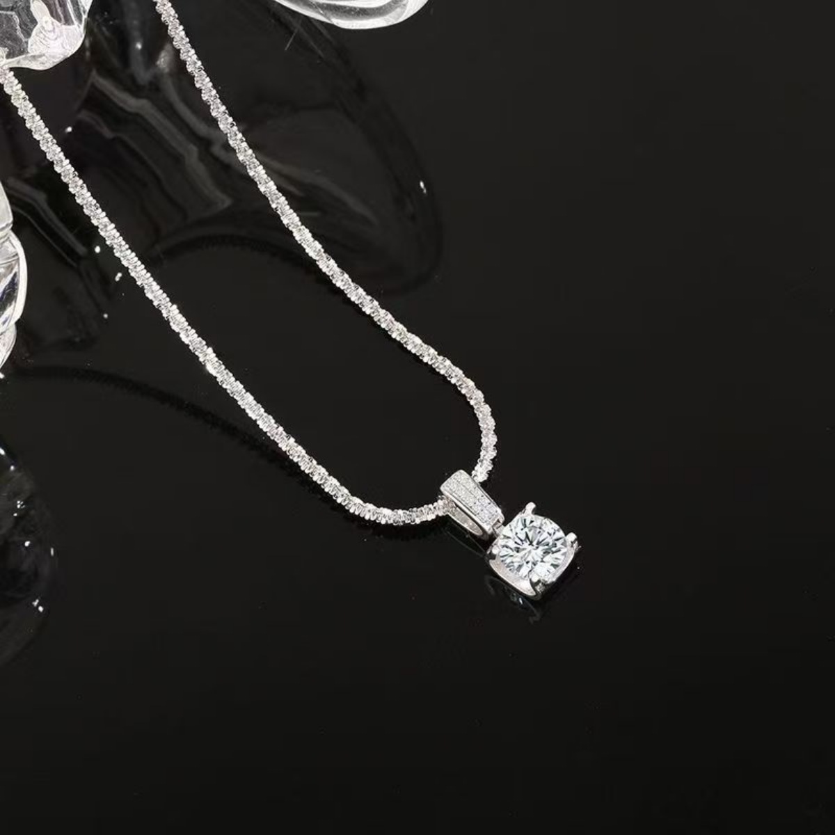 1 Carat 925 Sterling Silver Moissanite Necklace 4