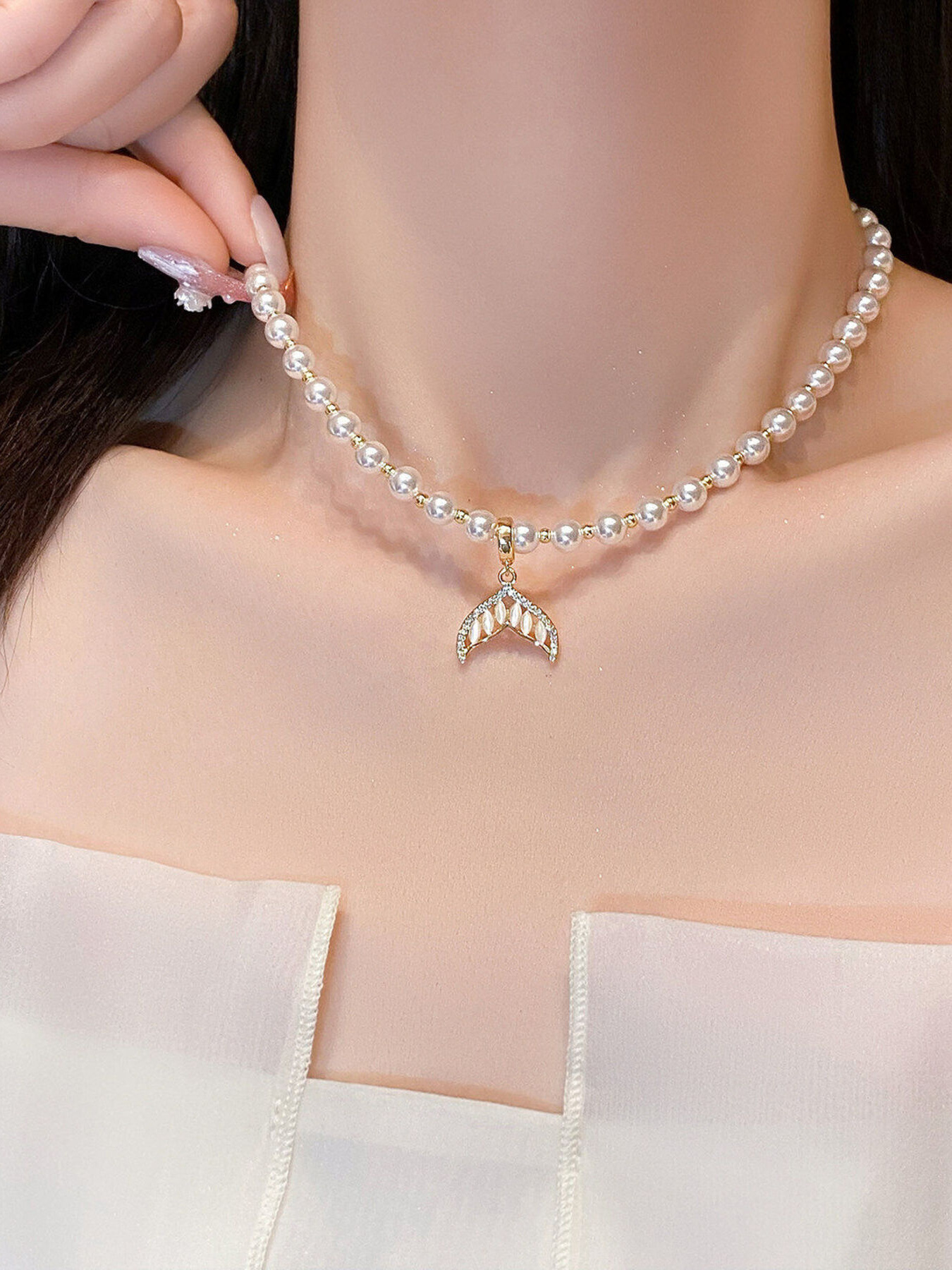 Pearl Mermaid Tail Pendant Necklace 2