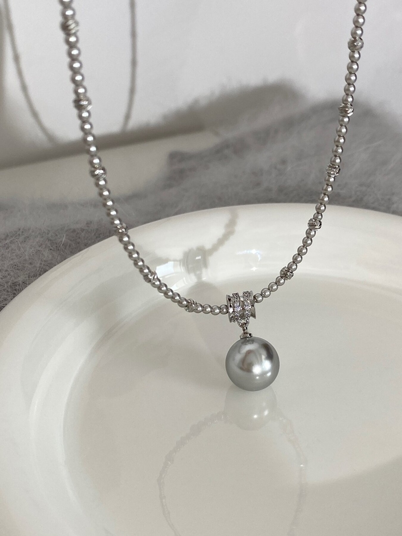 Pearl Pendant Necklace 4