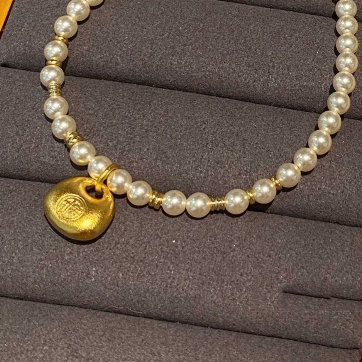 Pearl Necklace with Golden Pendant 4