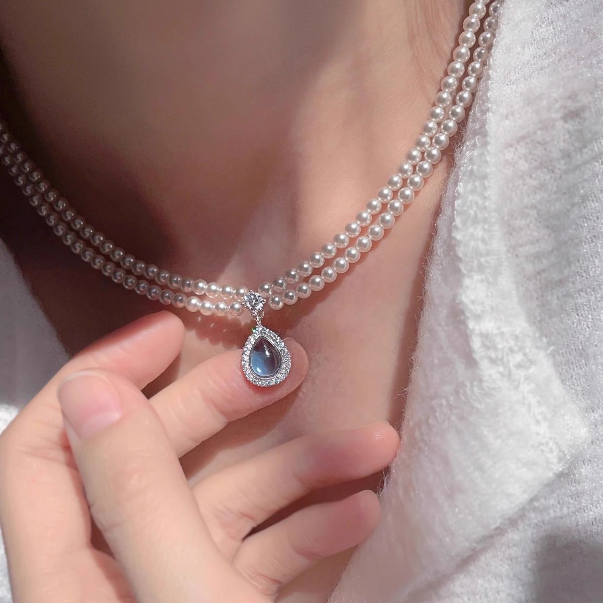 Double Layered Pearl Necklace with Teardrop Pendant 3