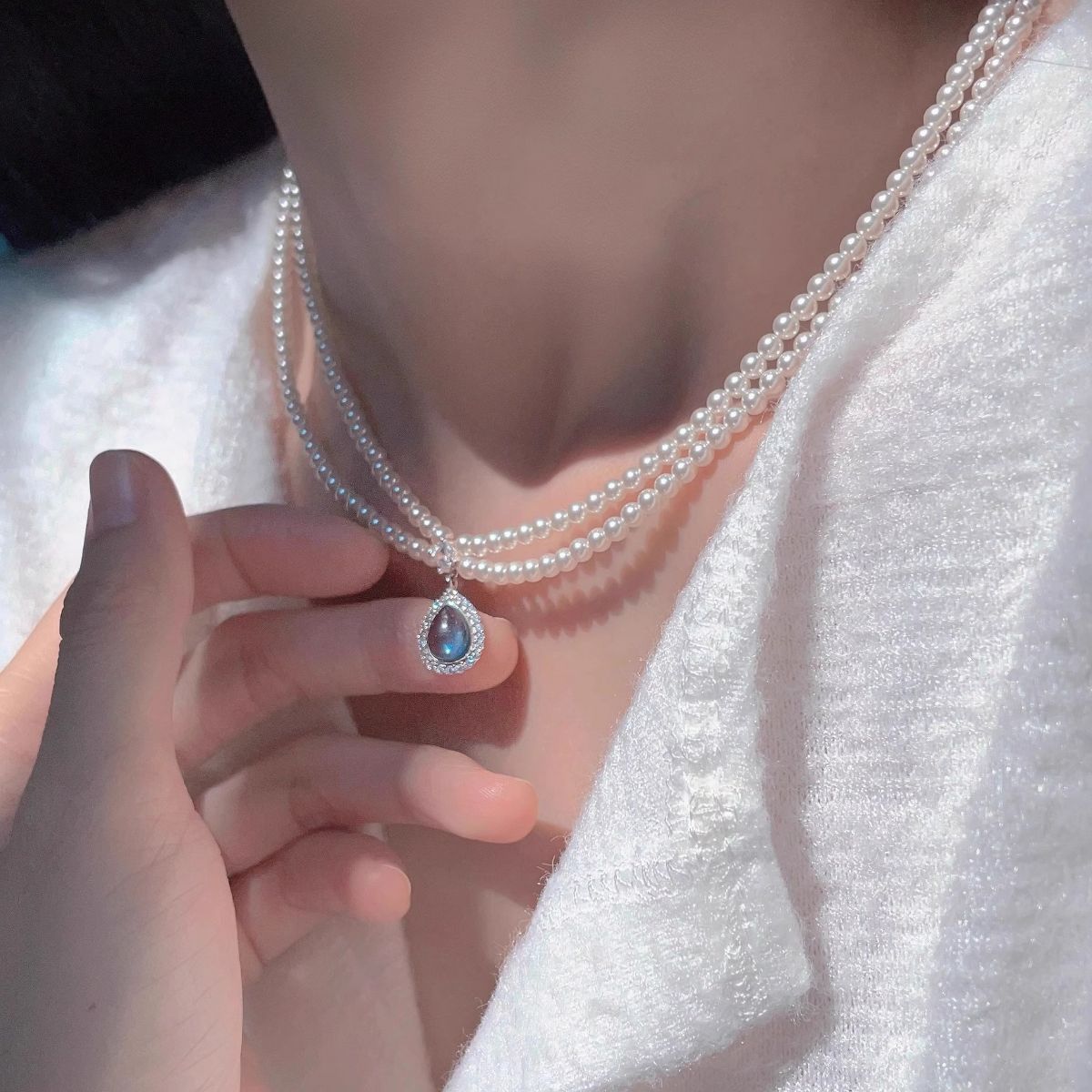 Double Layered Pearl Necklace with Teardrop Pendant 4