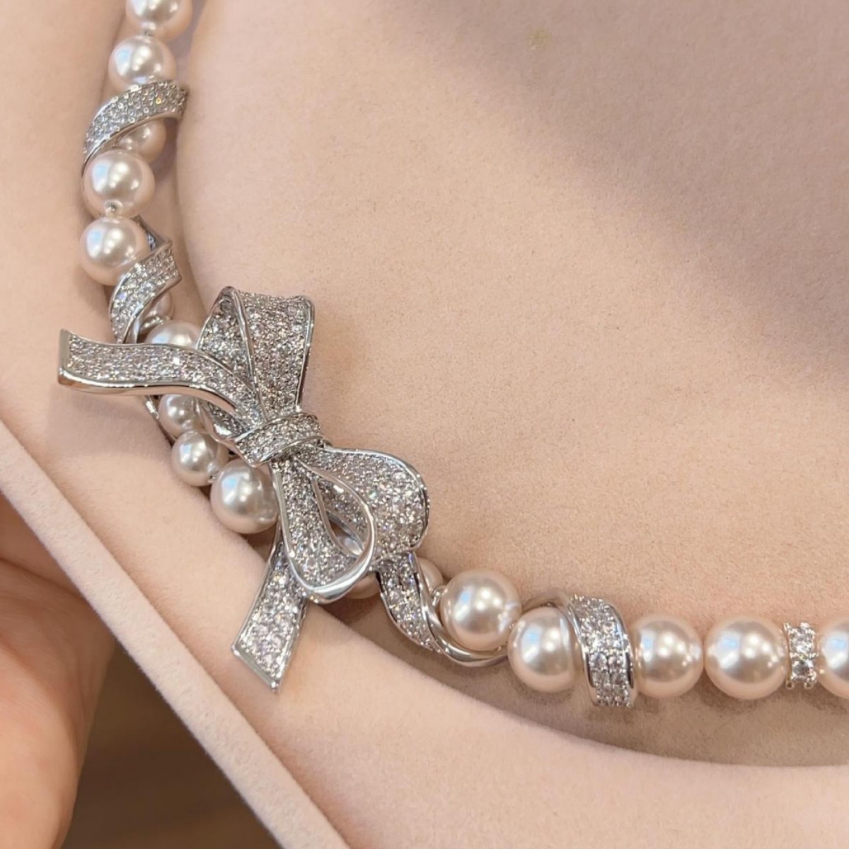 Pearl Necklace with Bow Pendant 3