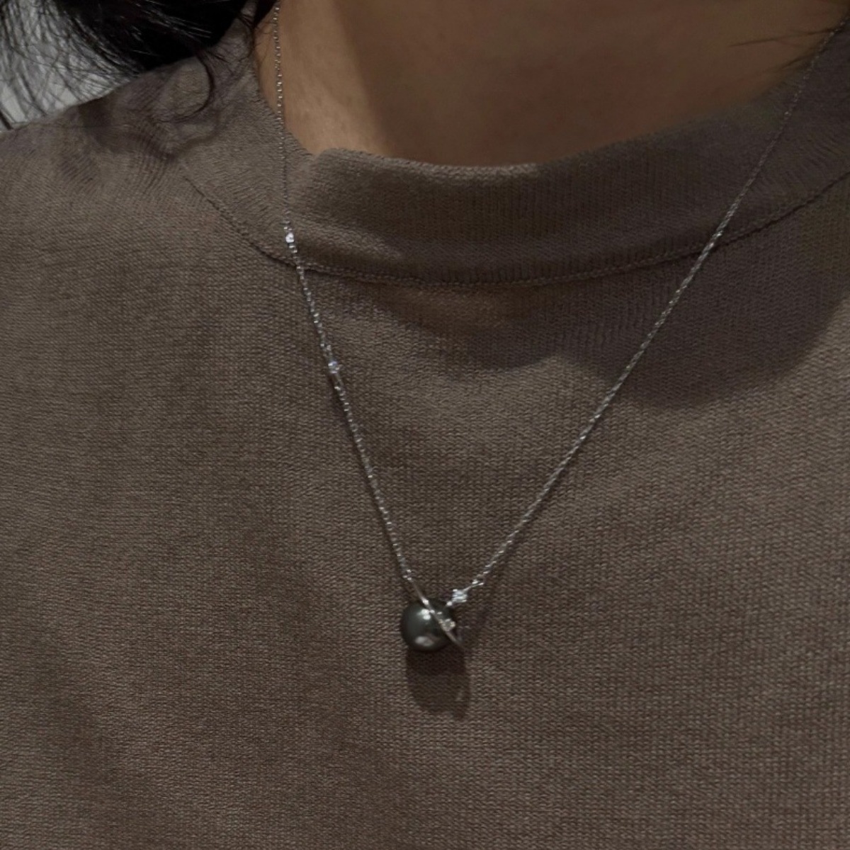 Planet Pearl Pendant Necklace 3