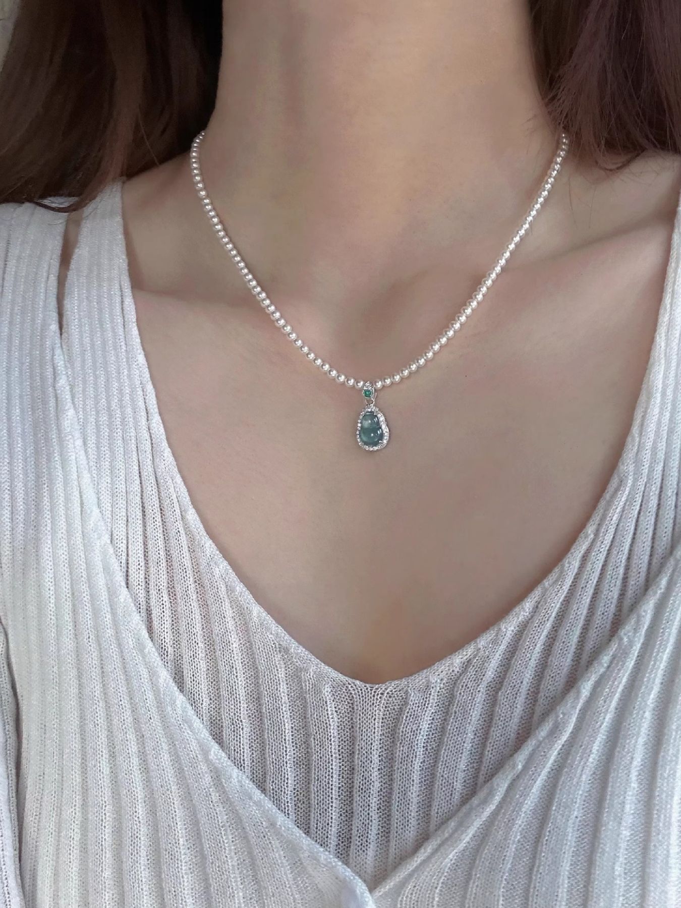 Gourd Pendant Pearl Necklace 4