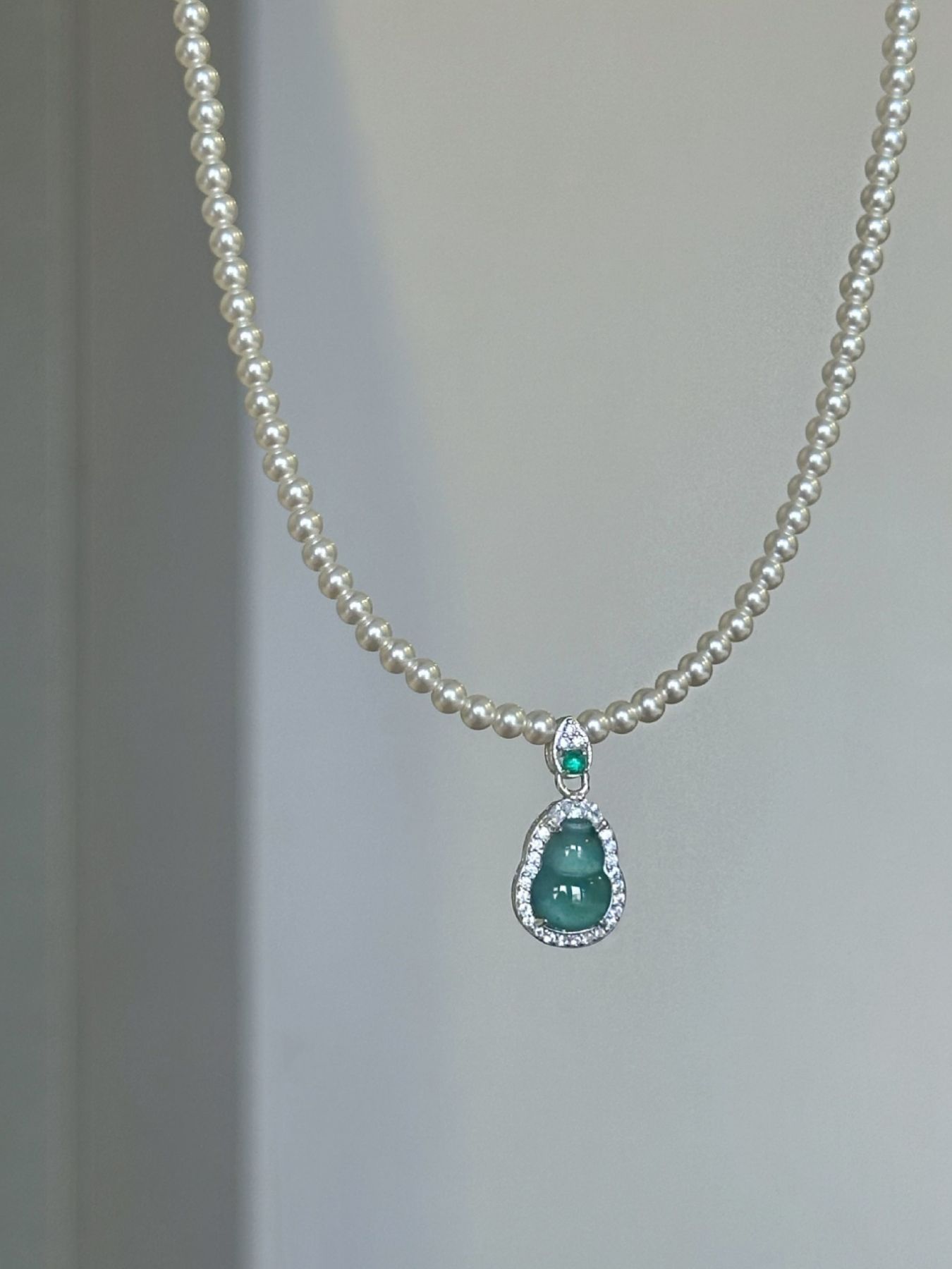 Gourd Pendant Pearl Necklace 2