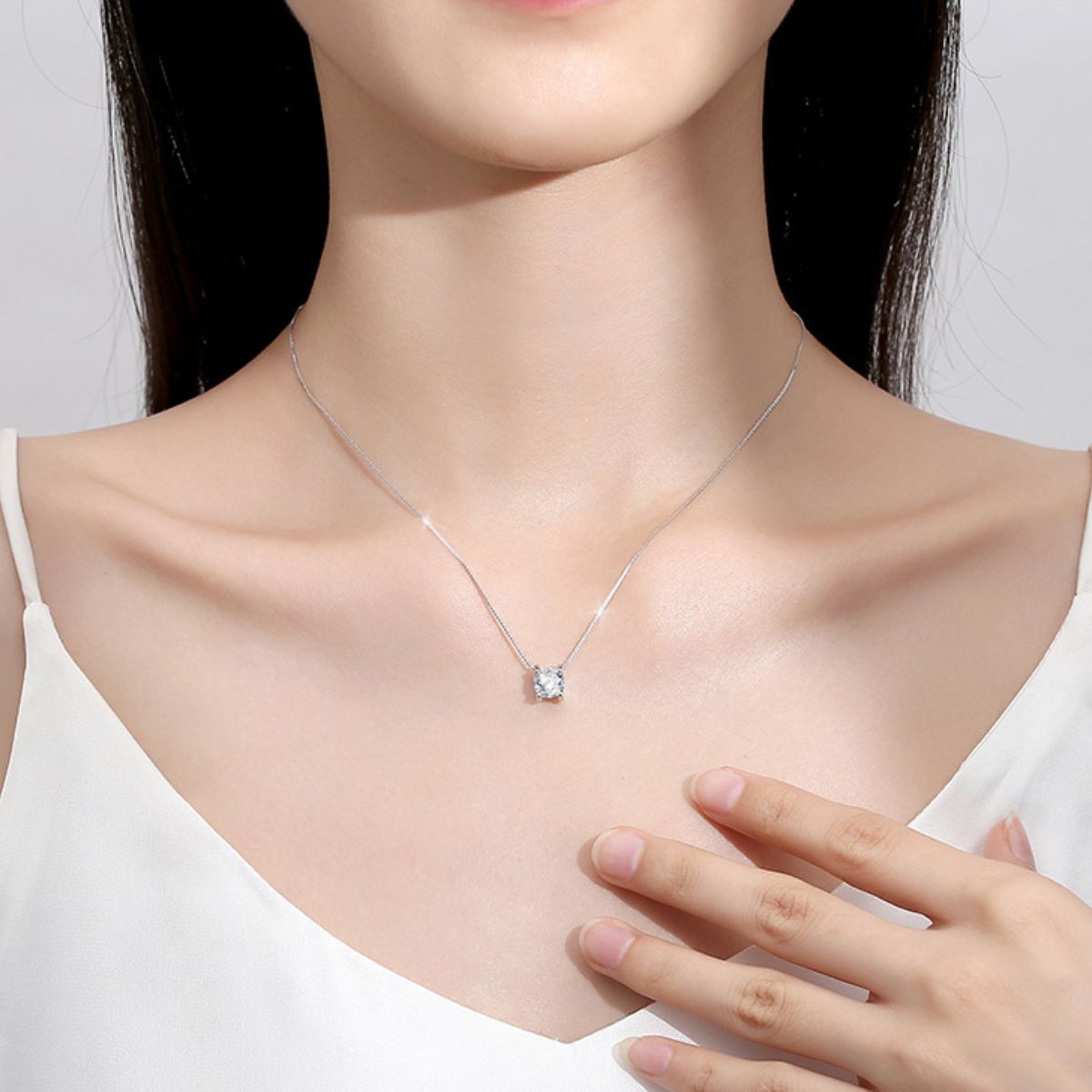 1 Carat 925 Sterling Silver Moissanite Pendant Necklace 3