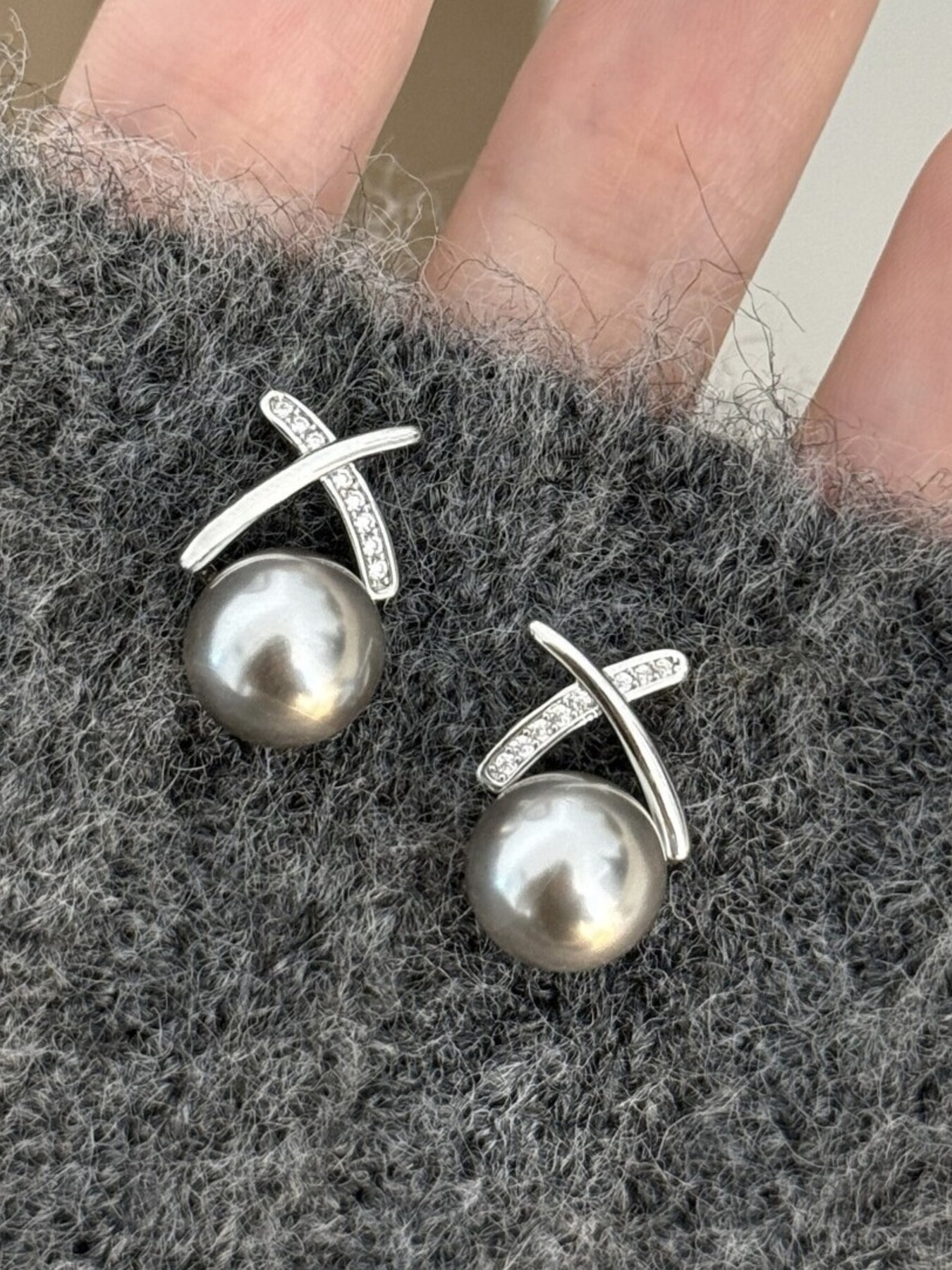 Pearl Stud Earrings 2