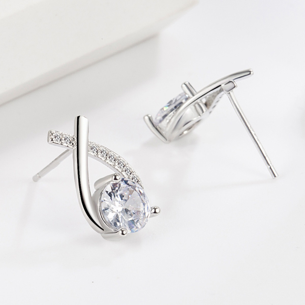 1 Carat 925 Sterling Silver Moissanite Earrings 3