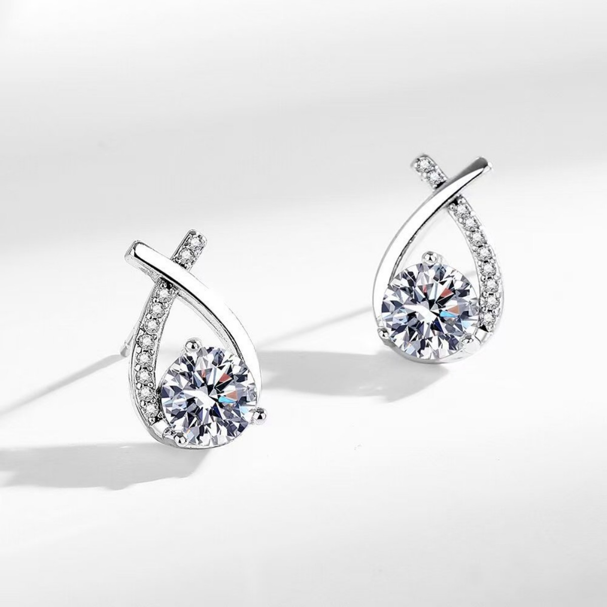 1 Carat 925 Sterling Silver Moissanite Earrings 2