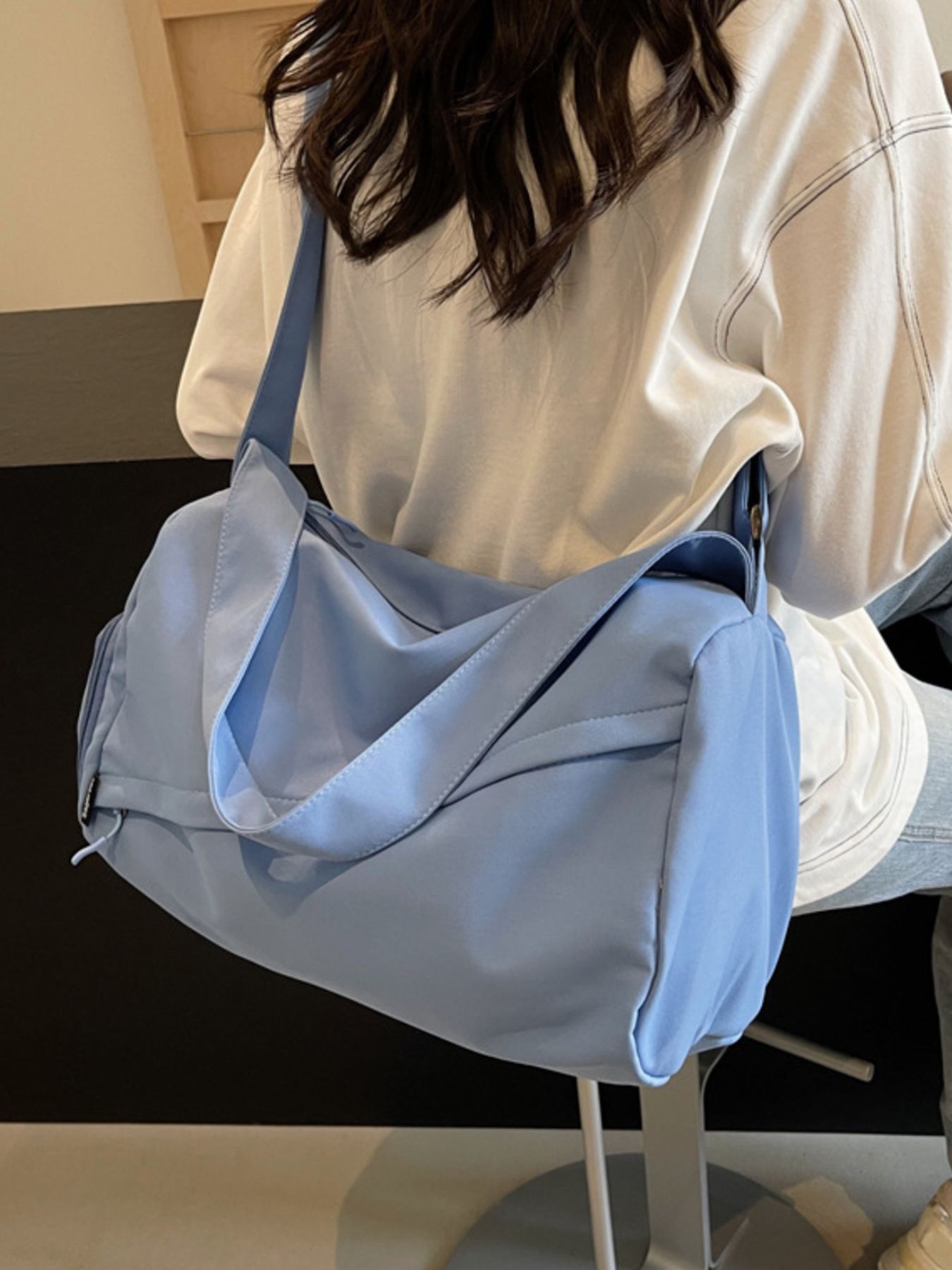 Lightweight Travel Duffel Bag with Shoulder Strap 3
