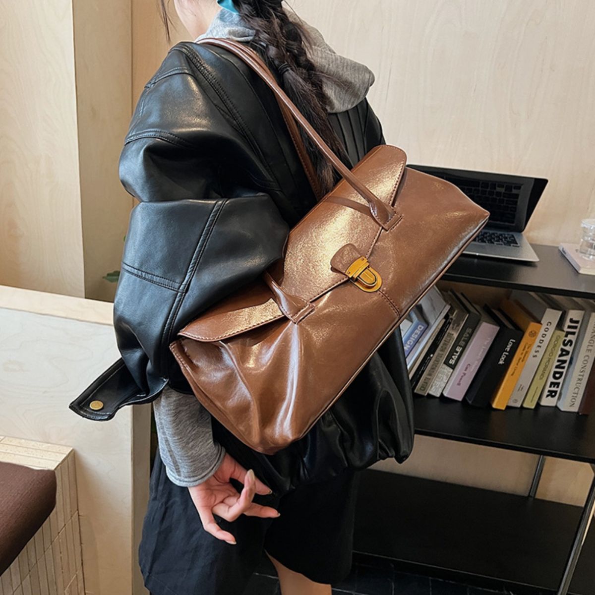 Vintage Style Leather Shoulder Bag 2