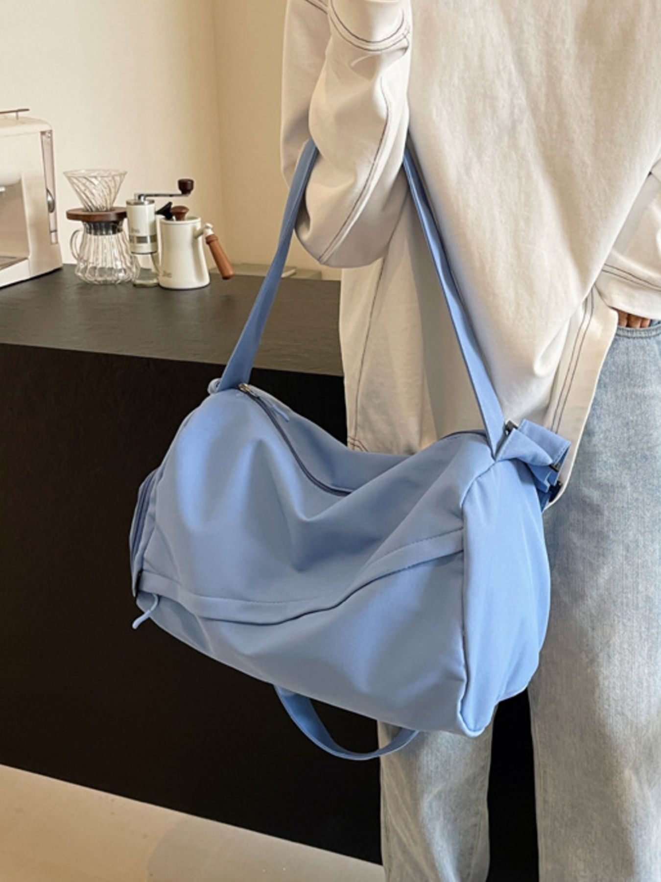 Lightweight Travel Duffel Bag with Shoulder Strap 4