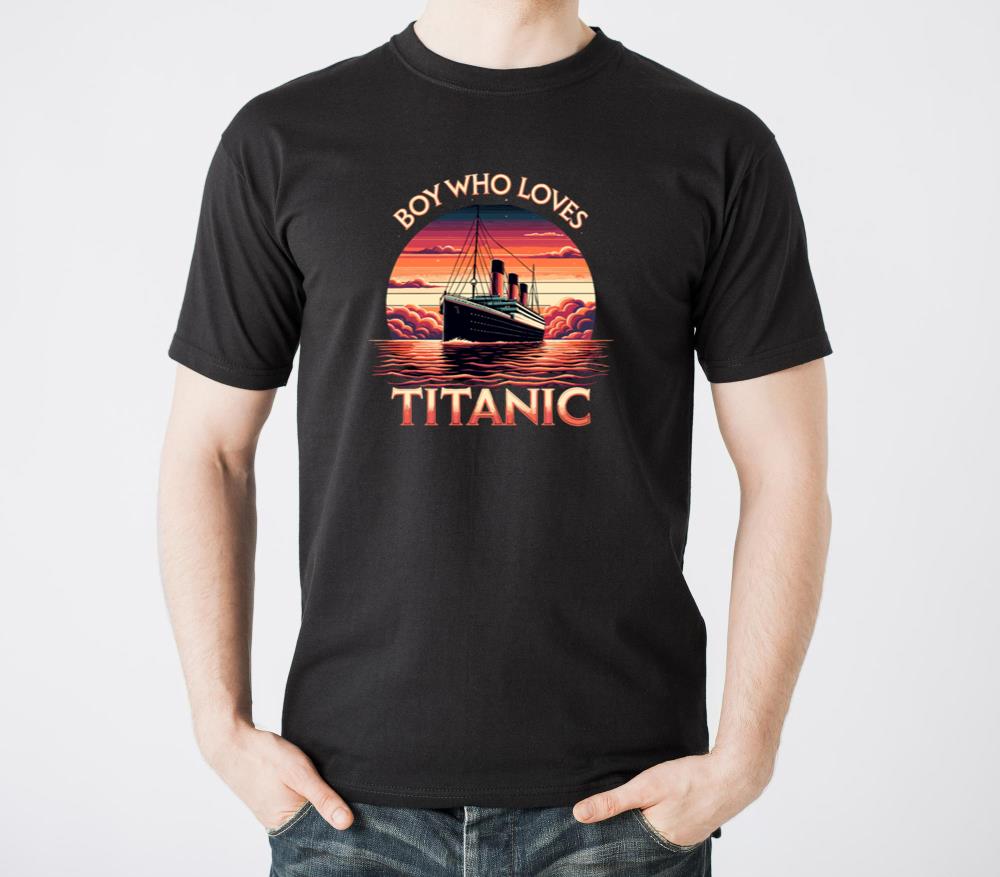 Boys who loves the Titanic - Unisex Standard T-Shirt