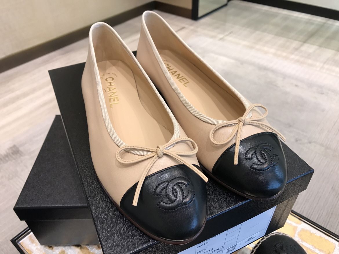 CHANEL Classic Ballet Flat Shoes Two-Tone Beige Black G02819