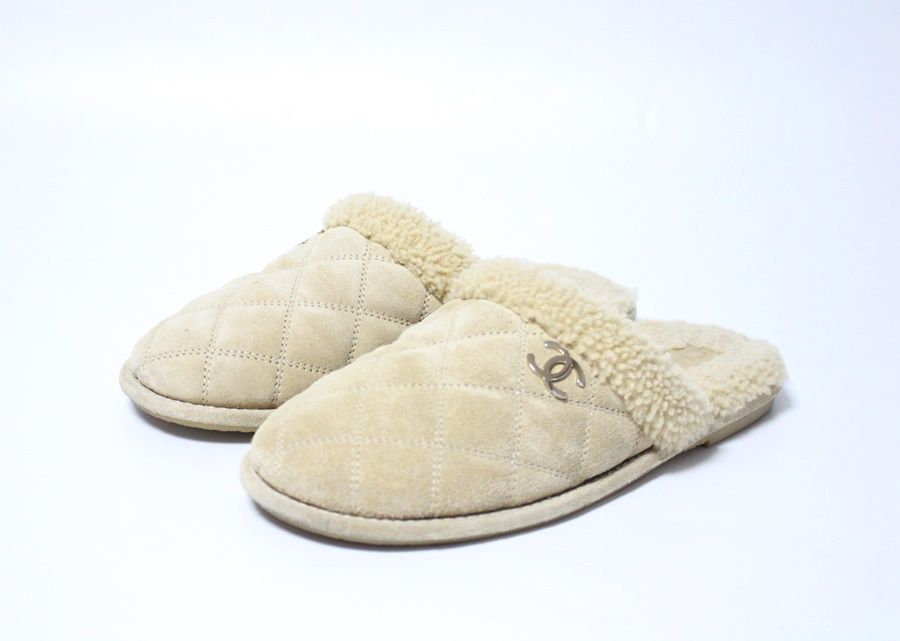 CHANEL Suede Shearling Mule Sandals 37 CC Logo