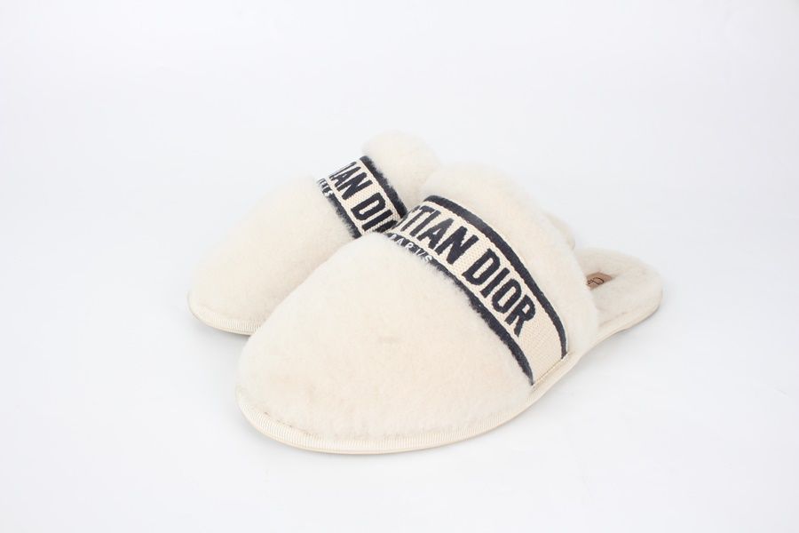 Dior Shezmor Slide Shearling Mule 35 (220) SKU: 35(220)