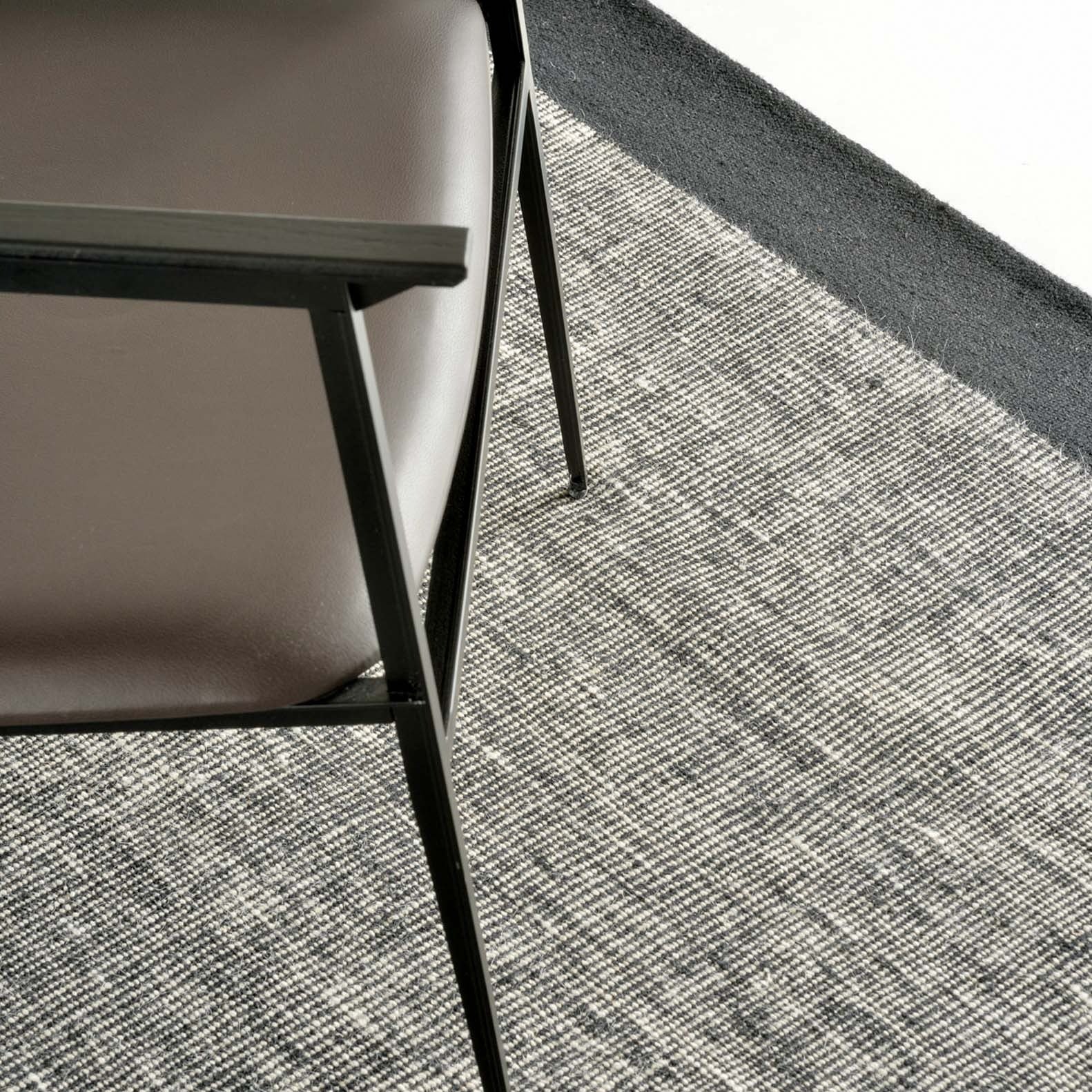 Dots Kilim Rug | Black 2