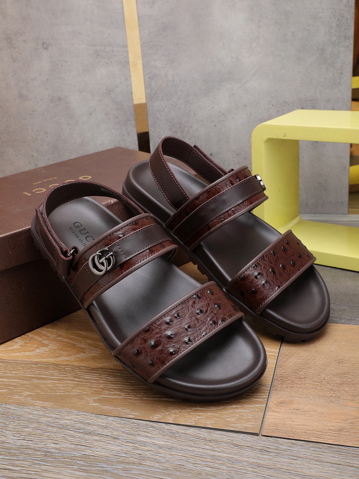 Gucci Buckle Sandal Brown Leather, Men