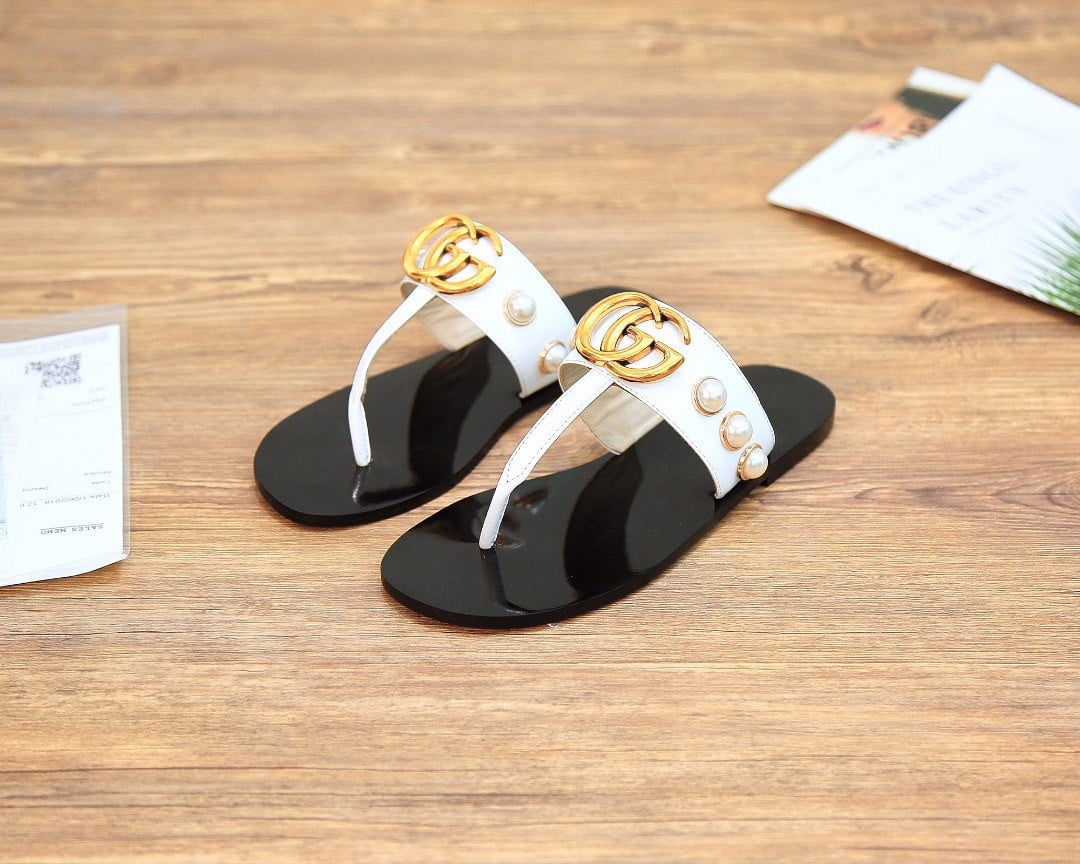 Gucci Double G Calfskin Sandal With Pearls In White