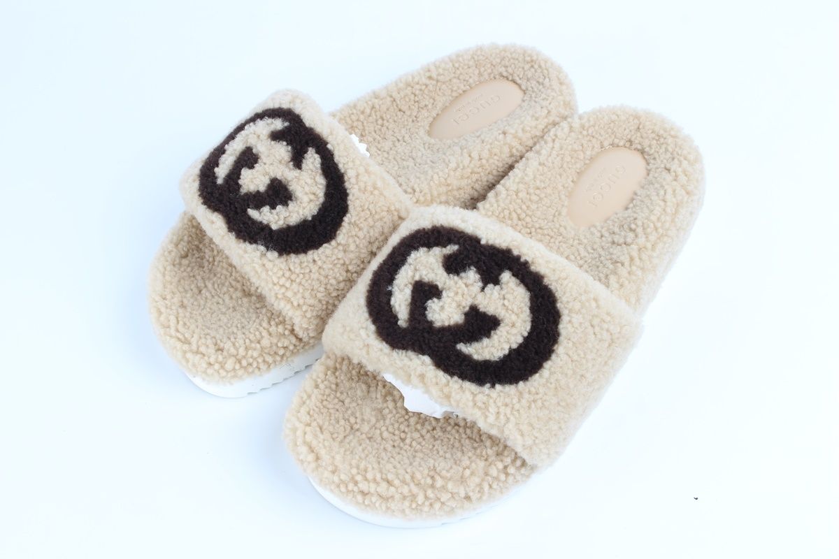 Gucci Faux Fur Slippers Size 7.5 GG