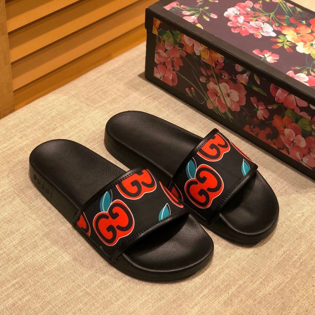 Gucci Gg Apple Print Slide Sandal In Black