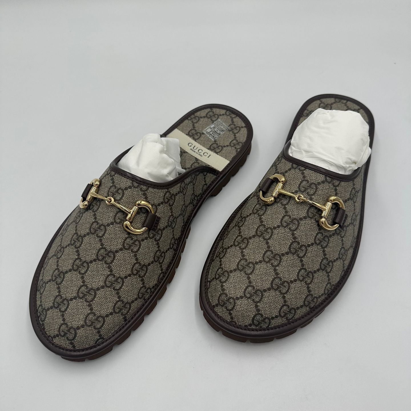 Gucci GG Supreme Slipper / Size 10