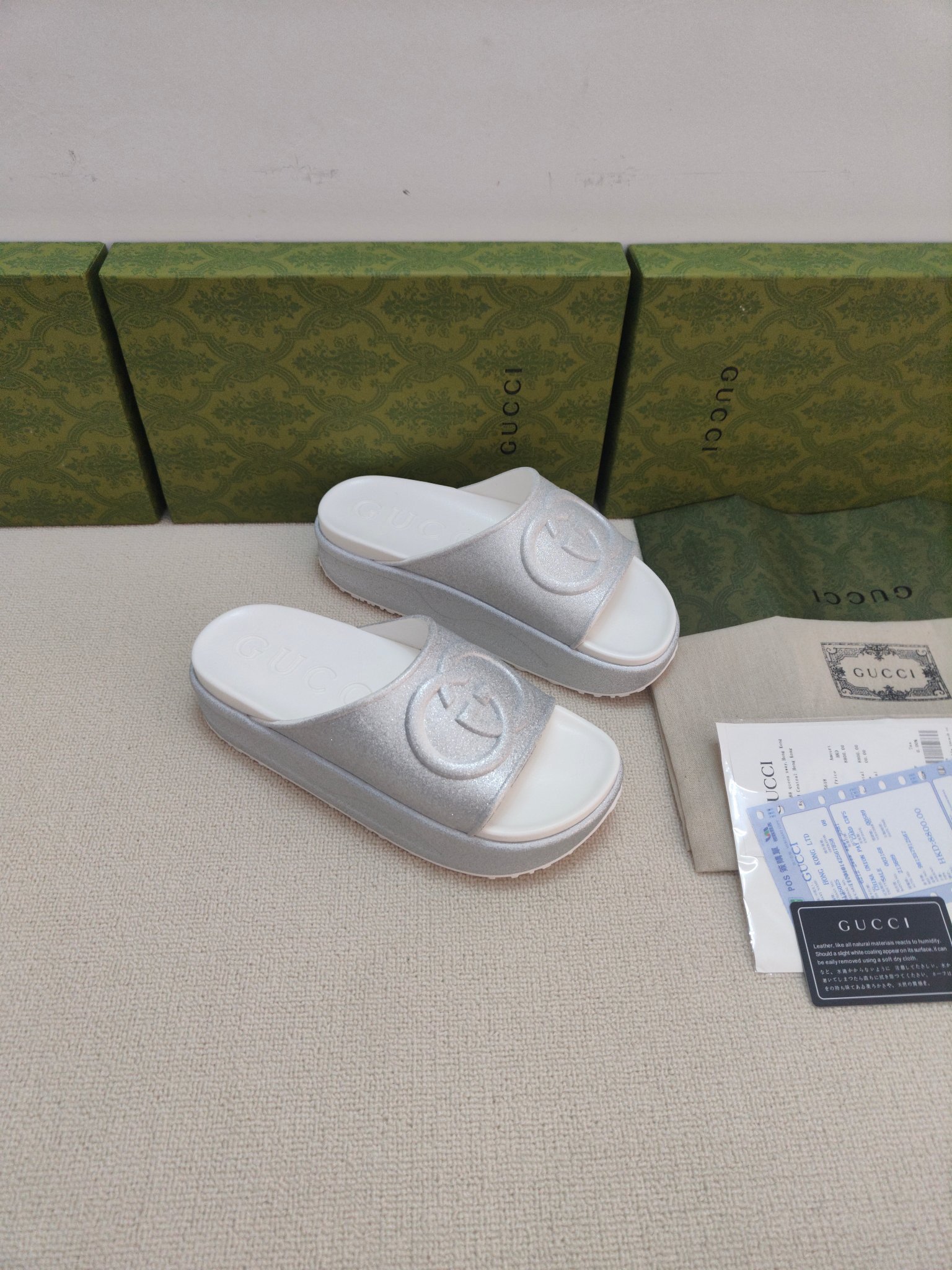 Gucci Interlocking G Slide Sandal In Silver/White Glitter Rubber