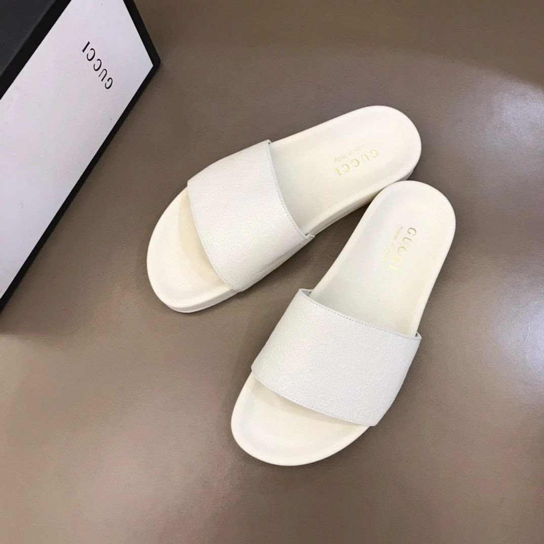 Gucci Micro Gg Leather Slide Sandals In White