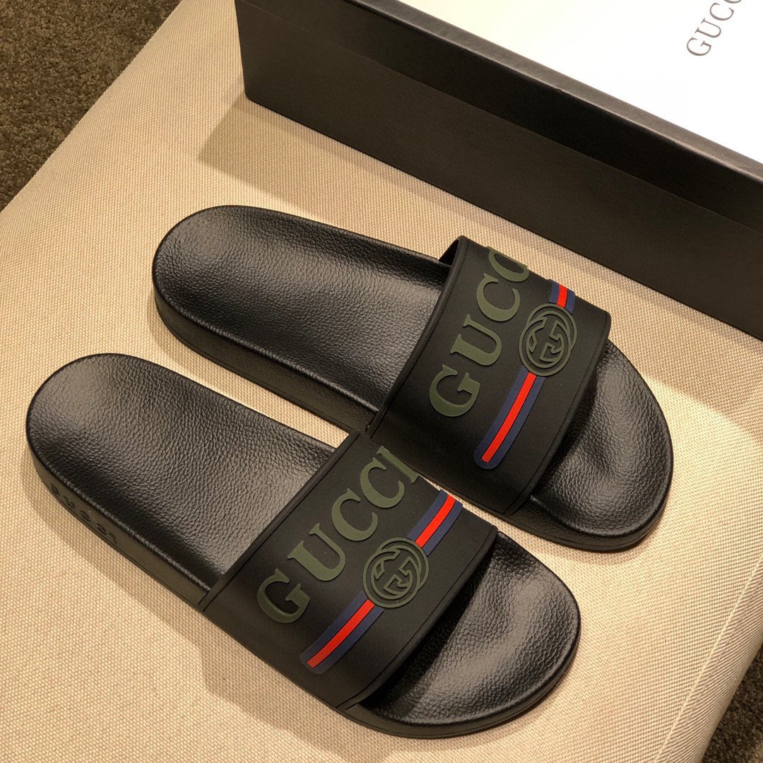 Gucci Olive Logo Rubber Slide In Black