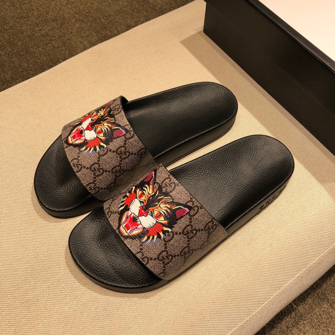 Gucci Red Tiger Print GG Supreme Slide Sandal