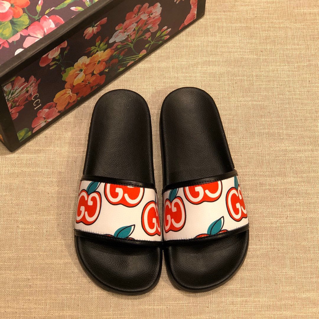 Gucci Rubber Slide Sandal With GG Monogram Black/White