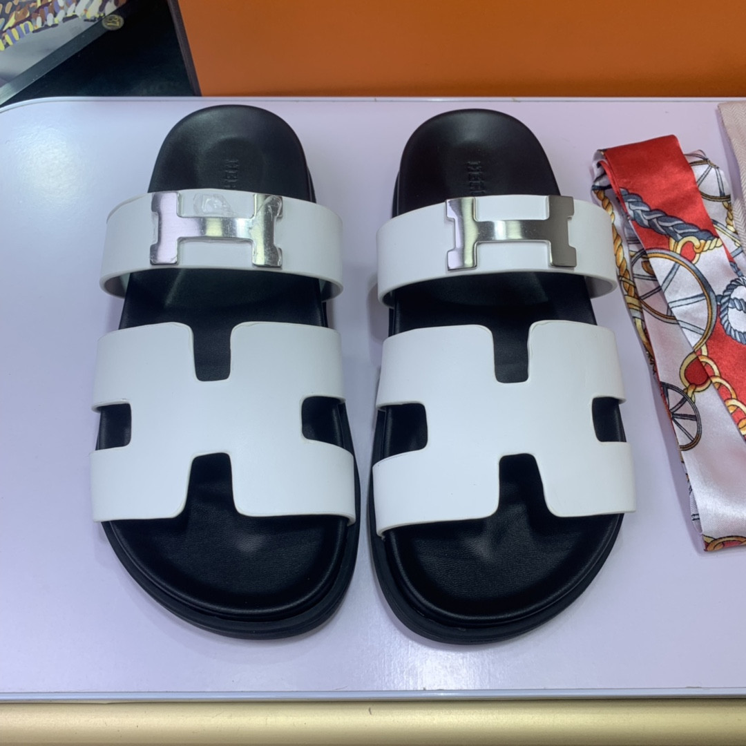 Hermes Chypre Sandal H Metal In White Calfskin
