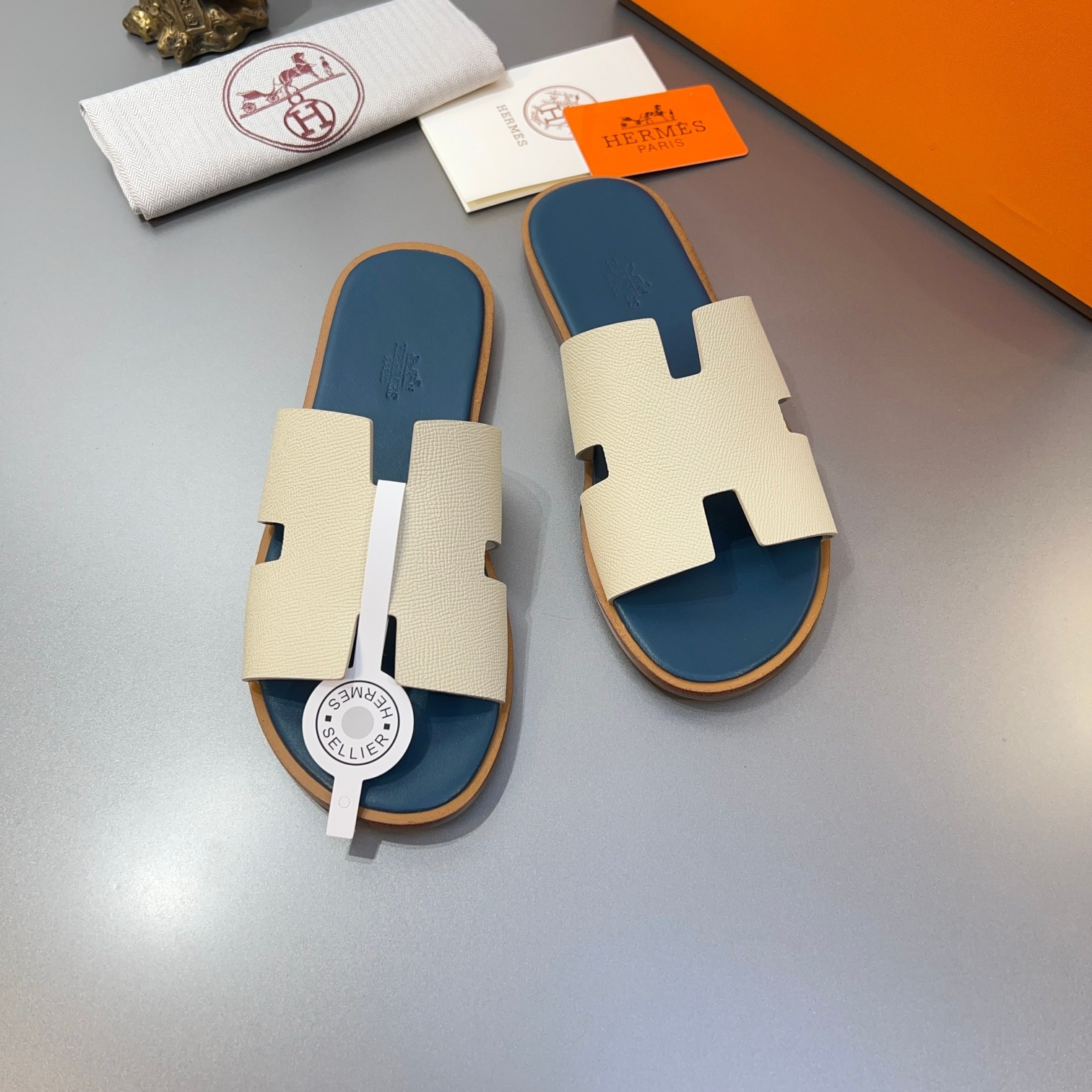 Hermes Izmir Sandal Epsom Calfskin In Cream/Navy