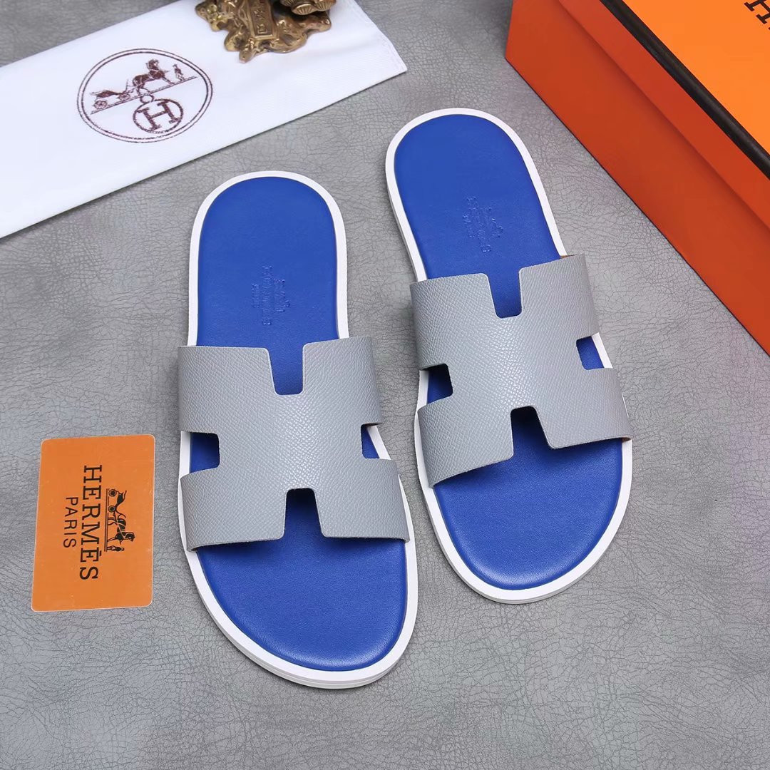 Hermes Izmir Sandal In Light Gray Grain Leather And Cobalt Insole
