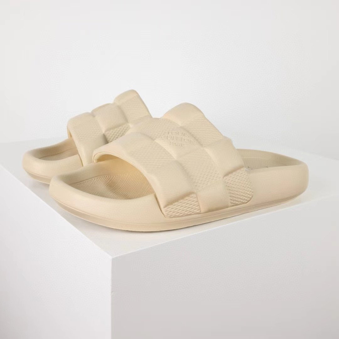 Louis Vuitton Waterfront Mule Maxi Damier In Beige