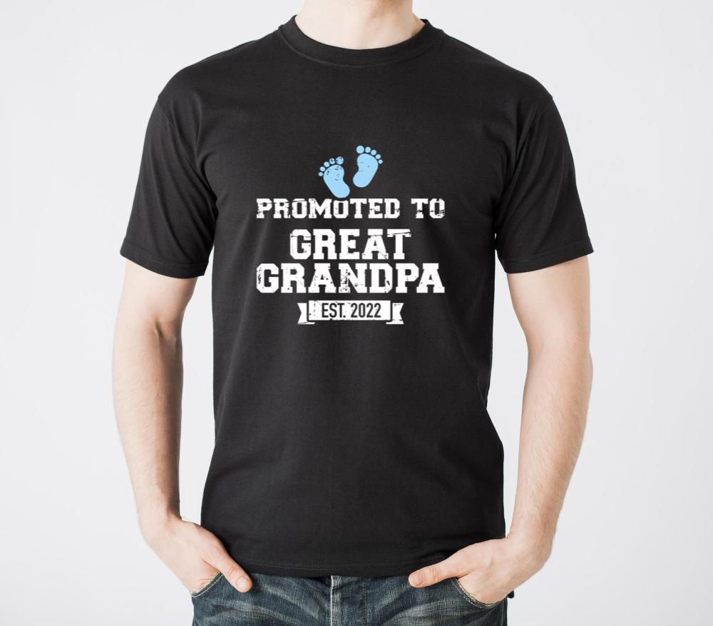Promoted To Great Grandpa 2022 - Unisex Standard T-Shirt