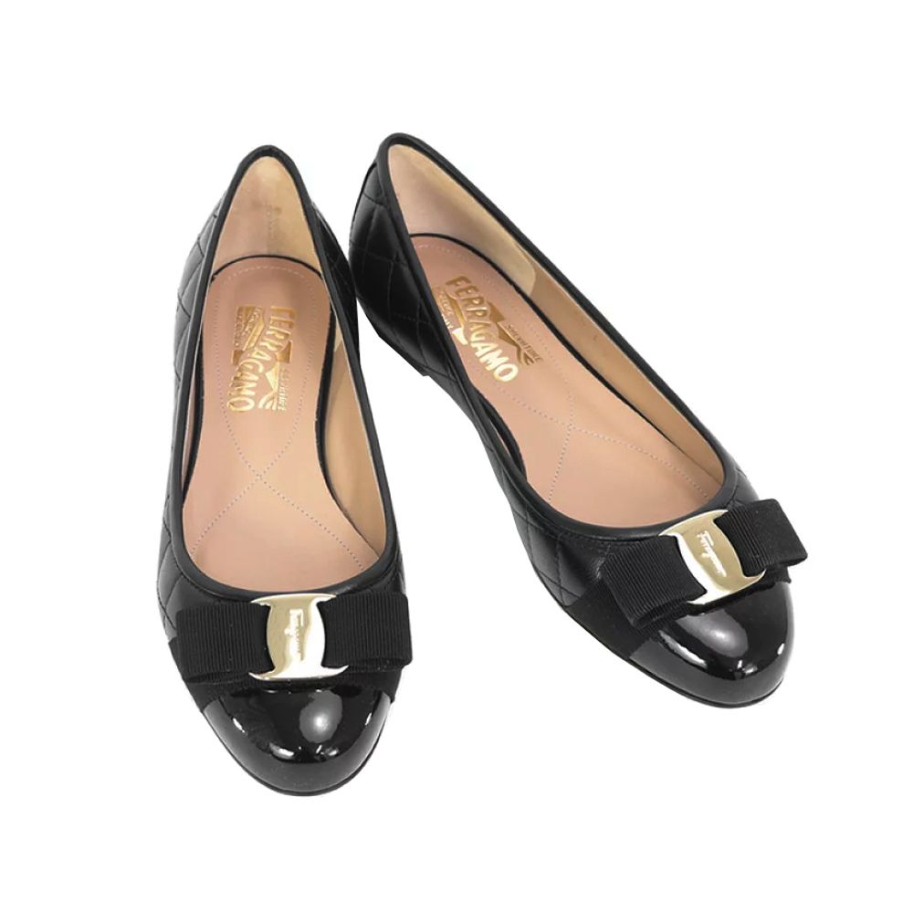 Salvatore Ferragamo Quilted Flat Shoes Black 0672100